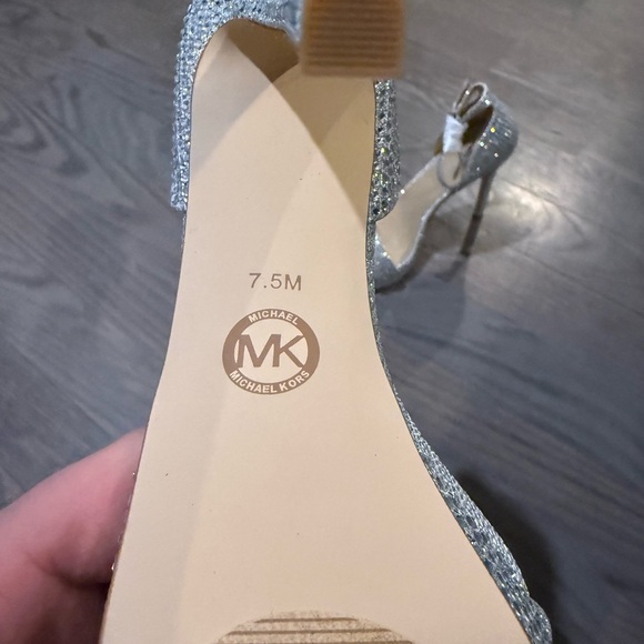 Women’s Michael Kors Shoes. BRAND NEW. NEVER WORN. Size 7.5. - Picture 4 of 5